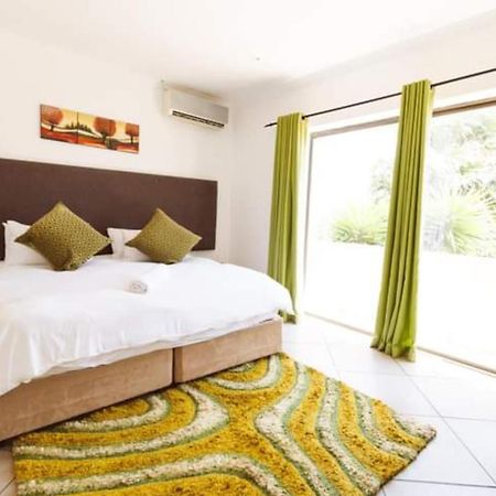 Me Casa Guest House Bluewater Bay Esterno foto