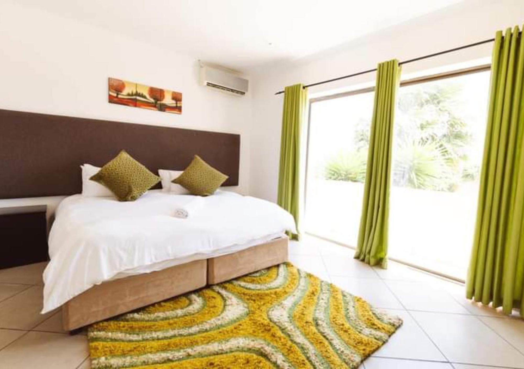 Me Casa Guest House Bluewater Bay Esterno foto