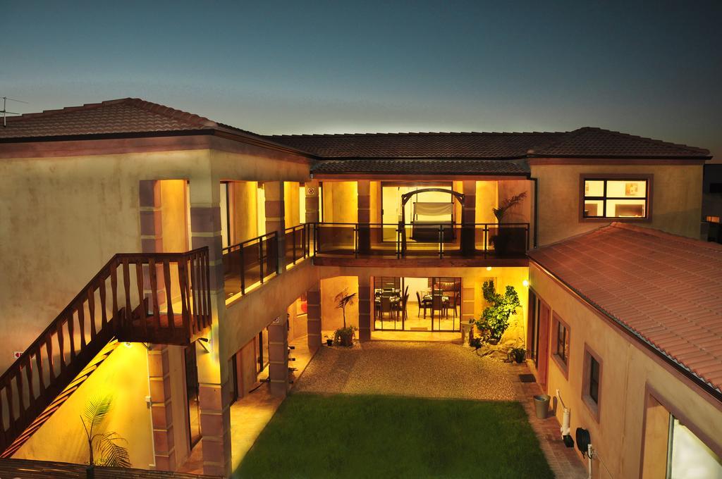 Me Casa Guest House Bluewater Bay Esterno foto